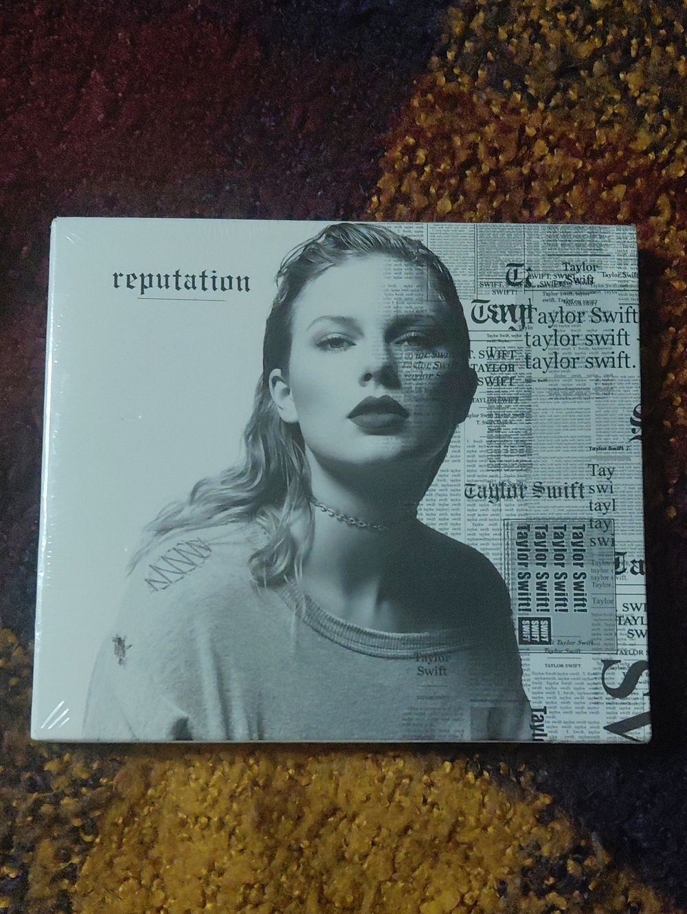 Unopened TAYLOR SWIFT 2017 REPUTATION CD in Sleeve